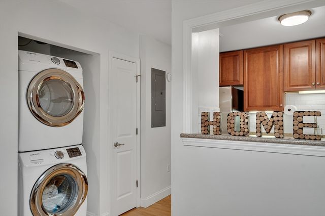 318 Rindge Ave 103, Cambridge, MA 02140