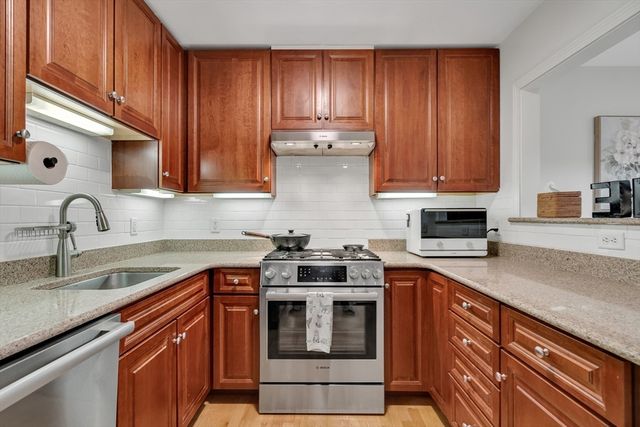 318 Rindge Ave 103, Cambridge, MA 02140