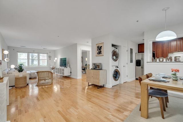 318 Rindge Ave 103, Cambridge, MA 02140