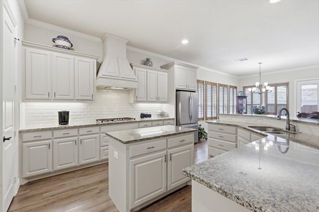 6909 Heather Lane, North Richland Hills, TX 76182