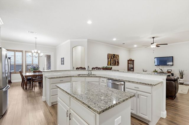 6909 Heather Lane, North Richland Hills, TX 76182