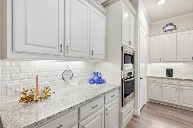 6909 Heather Lane, North Richland Hills, TX 76182