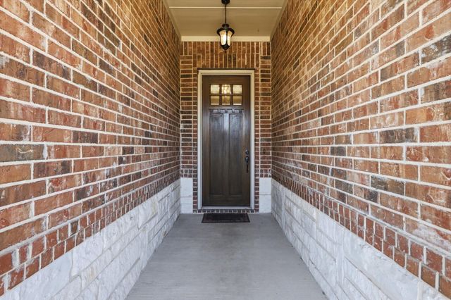 6909 Heather Lane, North Richland Hills, TX 76182