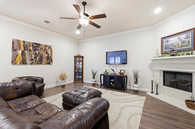 6909 Heather Lane, North Richland Hills, TX 76182