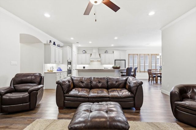 6909 Heather Lane, North Richland Hills, TX 76182