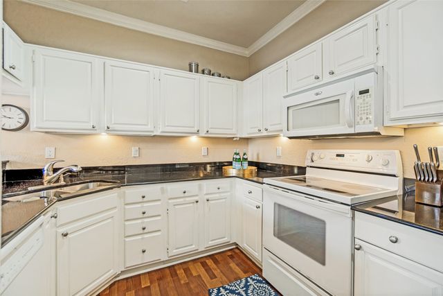6004 Auburndale Avenue E, University Park, TX 75205
