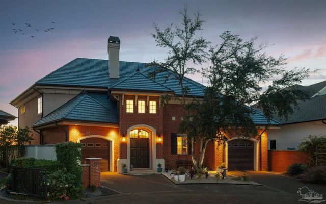 17 Wharf Ave, Pensacola, FL 32502