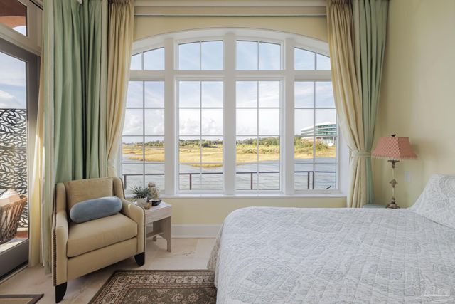 17 Wharf Ave, Pensacola, FL 32502