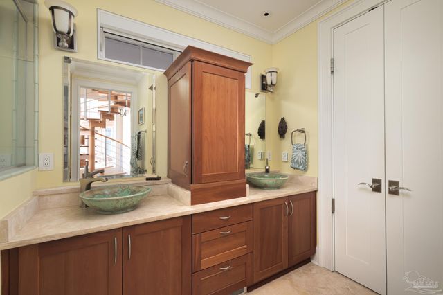 17 Wharf Ave, Pensacola, FL 32502