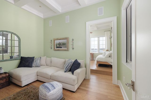 17 Wharf Ave, Pensacola, FL 32502