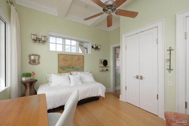 17 Wharf Ave, Pensacola, FL 32502