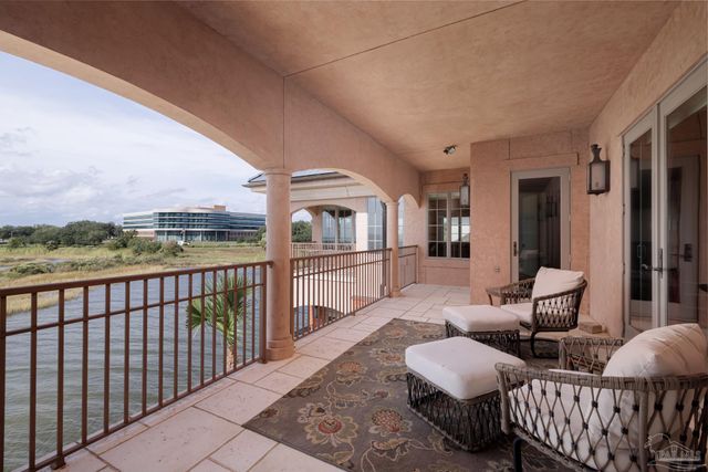 17 Wharf Ave, Pensacola, FL 32502