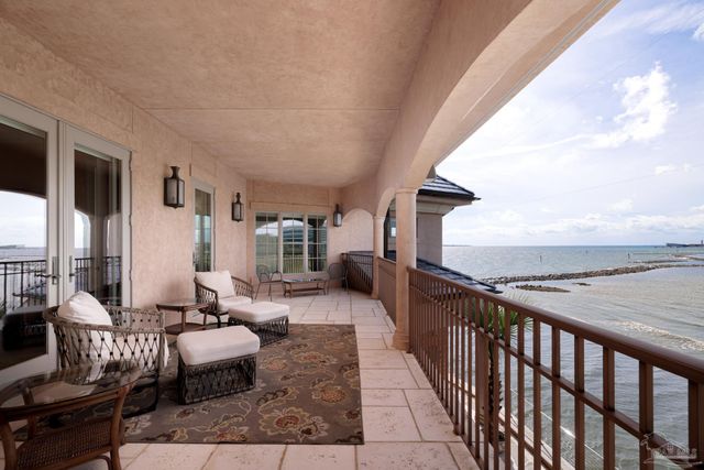 17 Wharf Ave, Pensacola, FL 32502