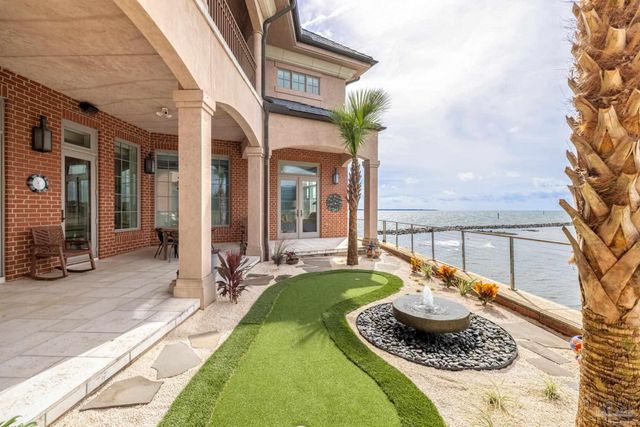 17 Wharf Ave, Pensacola, FL 32502