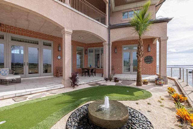 17 Wharf Ave, Pensacola, FL 32502