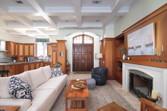 17 Wharf Ave, Pensacola, FL 32502