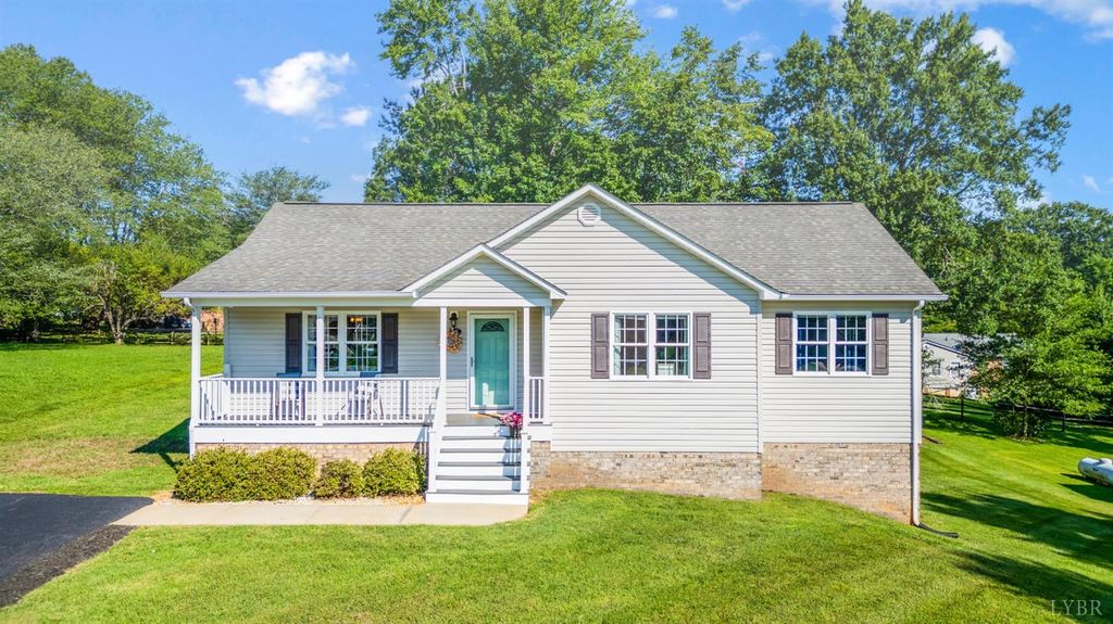 145 Pine Street, Appomattox, VA 24522