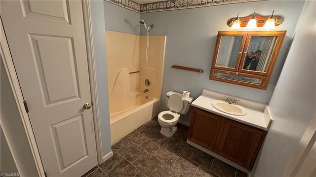 17 Planters Wood Trail, Greensboro, NC 27407