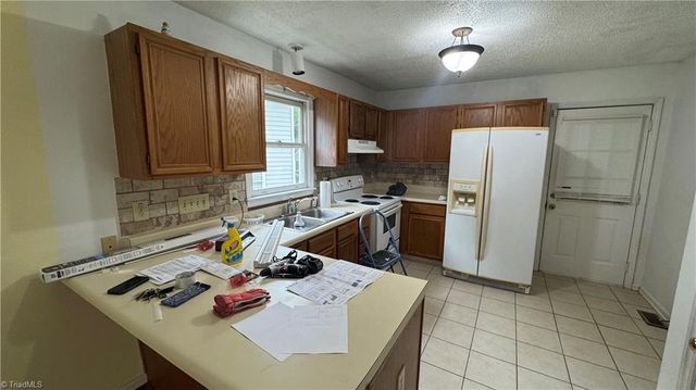 17 Planters Wood Trail, Greensboro, NC 27407