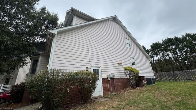 17 Planters Wood Trail, Greensboro, NC 27407