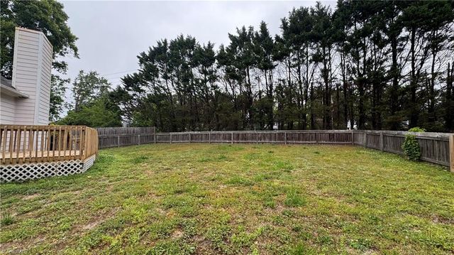 17 Planters Wood Trail, Greensboro, NC 27407
