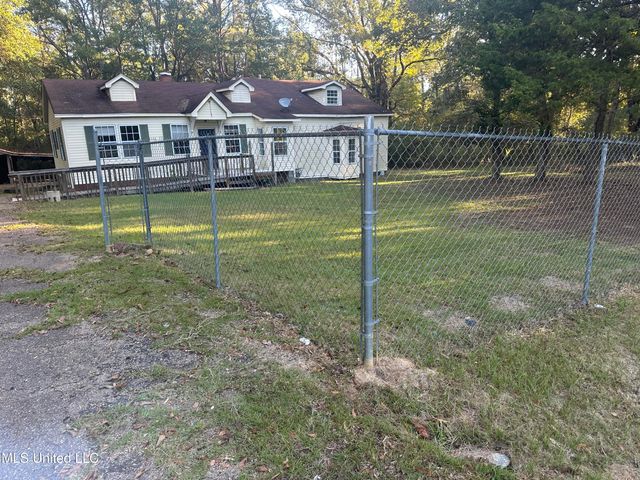 136 Plummer Circle, Jackson, MS 39212