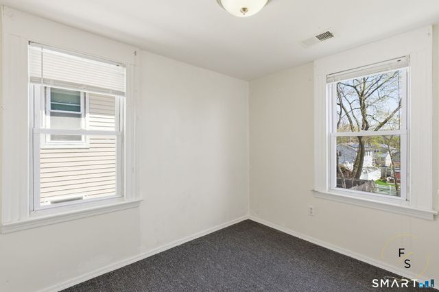 32 Lawrence Avenue, Milford, CT 06460