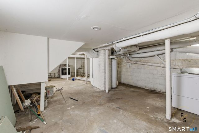 32 Lawrence Avenue, Milford, CT 06460