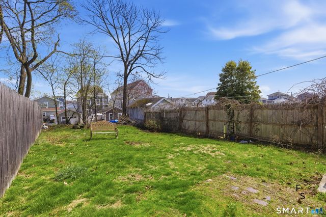 32 Lawrence Avenue, Milford, CT 06460