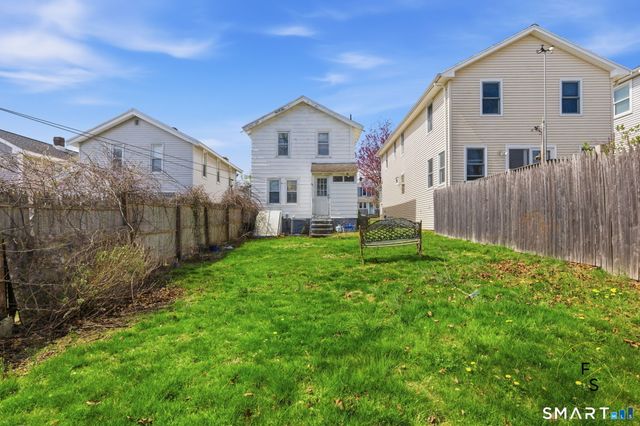 32 Lawrence Avenue, Milford, CT 06460