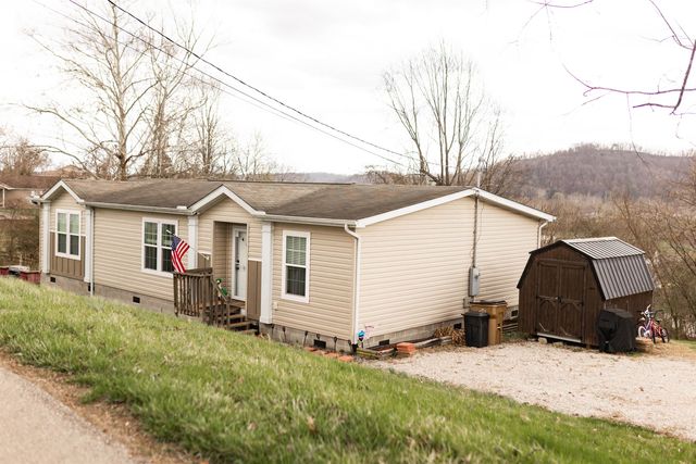 1662 3rd Street, Milton, WV 25541