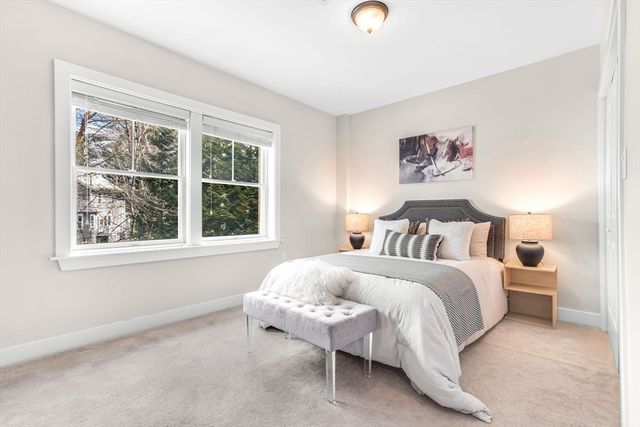 321 Hammond Pond Parkway 103, Brookline, MA 02467