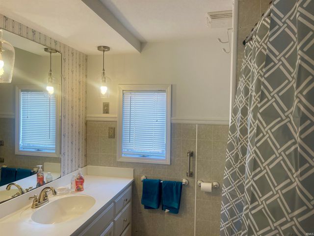 9276 E State Rd 205 Road, Churubusco, IN 46723