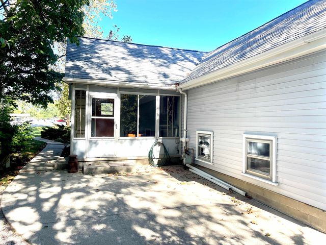 9276 E State Rd 205 Road, Churubusco, IN 46723