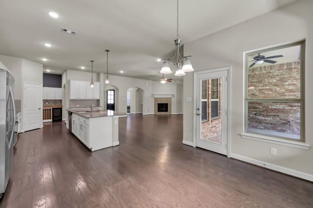 2051 Brookmont Drive, Conroe, TX 77301