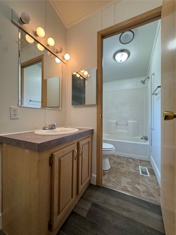 181 A-B Beacon Hill Drive, Longview, WA 98632