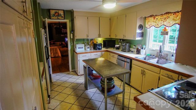 204 Old Stagecoach Road, Lawndale, NC 28090
