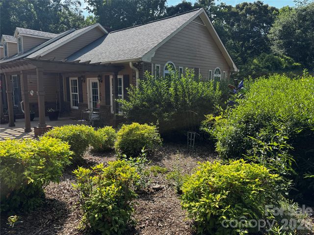 204 Old Stagecoach Road, Lawndale, NC 28090