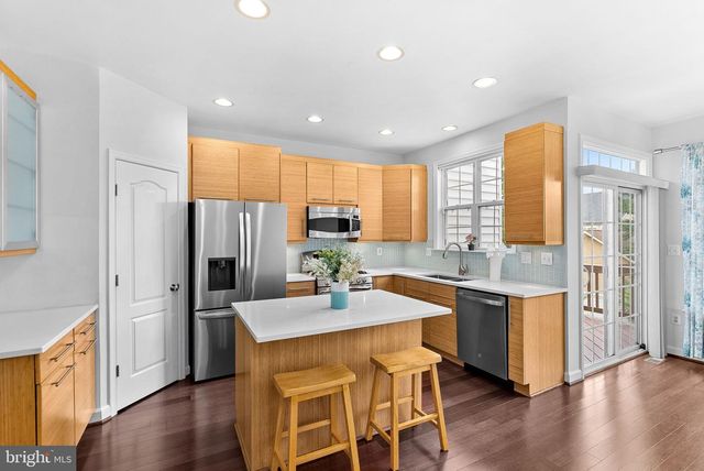 42525 MAGELLAN SQ, Brambleton, VA 20148
