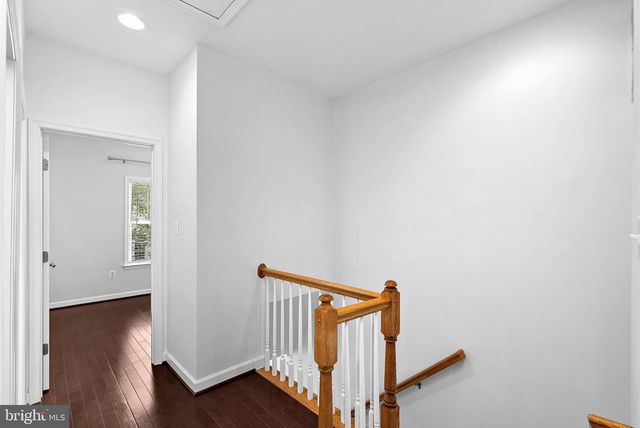 42525 MAGELLAN SQ, Brambleton, VA 20148