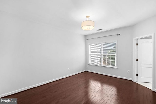 42525 MAGELLAN SQ, Brambleton, VA 20148