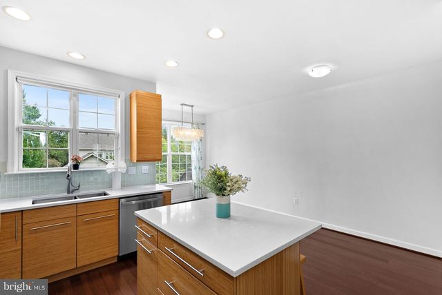 42525 MAGELLAN SQ, Brambleton, VA 20148