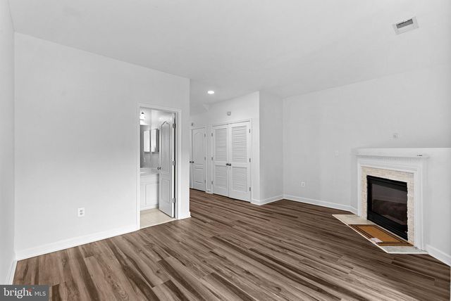 42525 MAGELLAN SQ, Brambleton, VA 20148