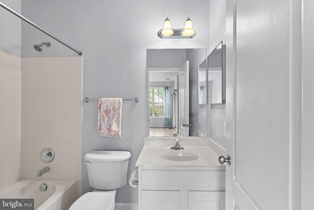 42525 MAGELLAN SQ, Brambleton, VA 20148