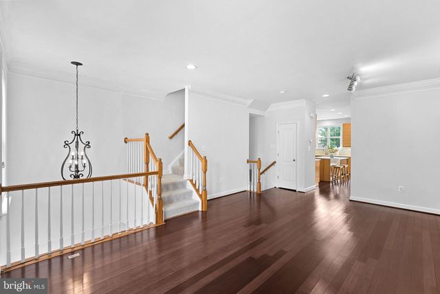 42525 MAGELLAN SQ, Brambleton, VA 20148