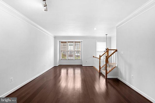 42525 MAGELLAN SQ, Brambleton, VA 20148