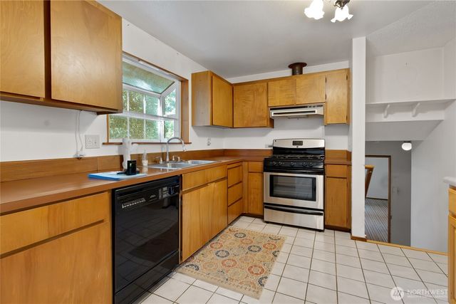2704 24th Avenue Ct SE, Puyallup, WA 98374