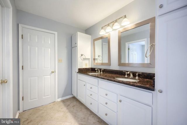 19 REBECCA LN, York, PA 17403