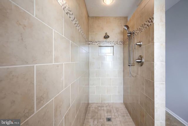 19 REBECCA LN, York, PA 17403