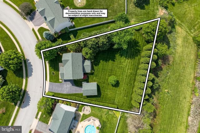 19 REBECCA LN, York, PA 17403